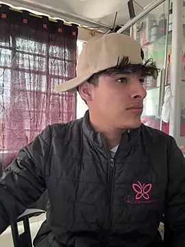 Snapshot of MaxStar26 chatting on April 9, 2026, 1:38 pm MaxStar26 online show from April 9, 2026, 1:38 pm