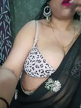 Hot-BHABHI696 online show from April 22, 2026, 9:33 am