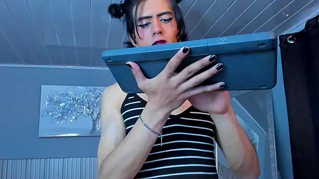 vicky fant4sy online show from April 15, 2026, 7:58 pm