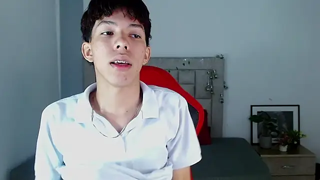 Nico  fox123 online show from January 7, 2026, 5:26 pm