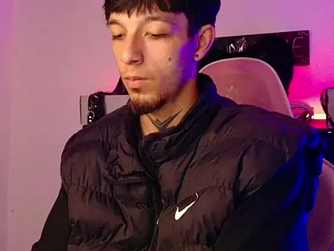 Snapshot of dark_rosse chatting on February 17, 2026, 3:25 am dark rosse online show from February 17, 2026, 3:25 am