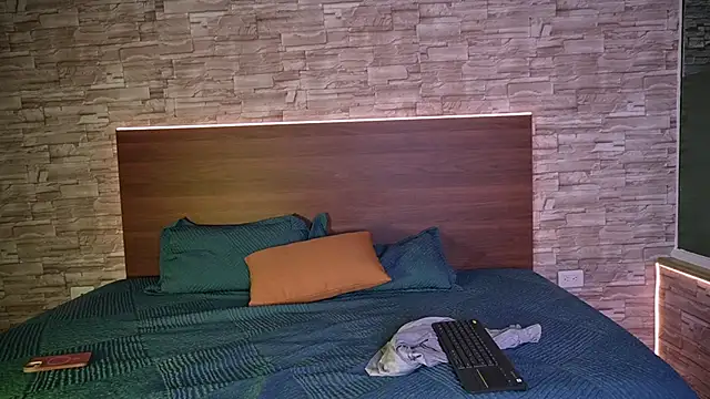 samanthaawellss online show from January 15, 2026, 7:39 pm