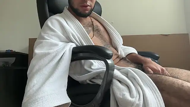 Snapshot of enyel_100 chatting on January 6, 2026, 3:38 pm enyel 100 online show from January 6, 2026, 3:38 pm