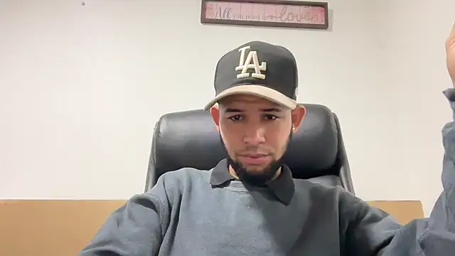 Snapshot of enyel_100 chatting on January 9, 2026, 2:47 am enyel 100 online show from January 9, 2026, 2:47 am