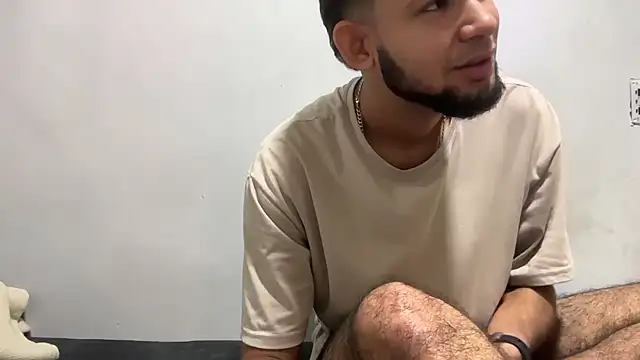 Snapshot of enyel_100 chatting on January 12, 2026, 10:31 am enyel 100 online show from January 12, 2026, 10:31 am