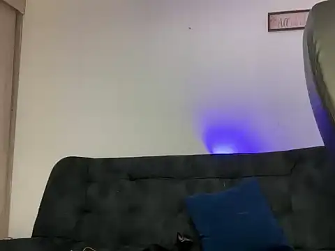 Snapshot of enyel_100 chatting on January 14, 2026, 6:57 pm enyel 100 online show from January 14, 2026, 6:57 pm