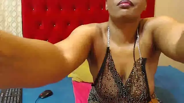 Hotsexyberry25 online show from April 9, 2026, 5:29 pm