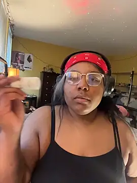 Snapshot of MistressKitan chatting on March 7, 2026, 7:44 pm MistressKitan online show from March 7, 2026, 7:44 pm