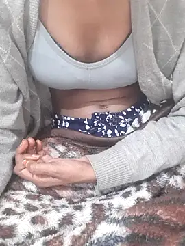 Snapshot of Royal_Gril chatting on February 28, 2026, 5:03 pm Royal Gril online show from February 28, 2026, 5:03 pm