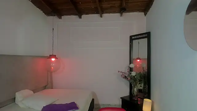 Snapshot of ZoeFox5 chatting on February 13, 2026, 11:28 am ZoeFox5 online show from February 13, 2026, 11:28 am