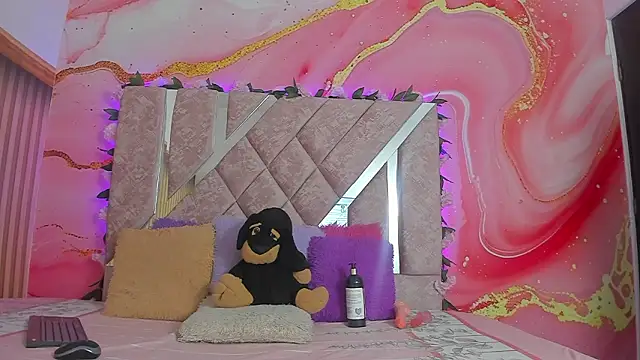 emily velvet   online show from February 13, 2026, 6:15 pm