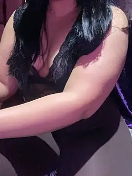 Lina Velvet  online show from May 7, 2026, 6:52 am