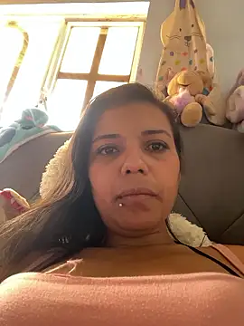 Snapshot of cinthia2011 chatting on January 18, 2026, 6:01 pm cinthia2011 online show from January 18, 2026, 6:01 pm