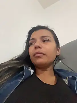 Snapshot of cinthia2011 chatting on February 13, 2026, 10:39 pm cinthia2011 online show from February 13, 2026, 10:39 pm