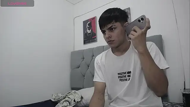 Snapshot of Loganjhonson19 chatting on January 9, 2026, 3:09 am Loganjhonson19 online show from January 9, 2026, 3:09 am