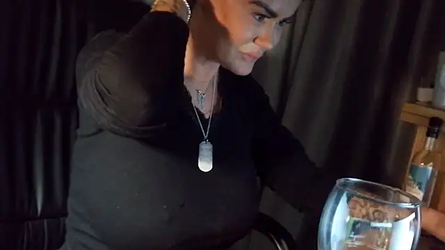 Snapshot of ScottishIvy chatting on February 11, 2026, 1:10 am ScottishIvy online show from February 11, 2026, 1:10 am