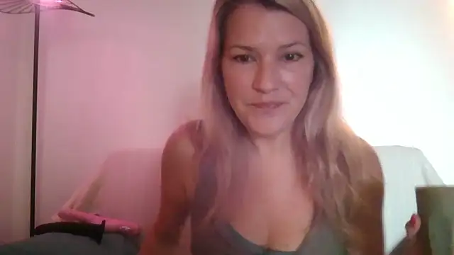 Pxetiteblonde1 online show from January 8, 2026, 11:23 am