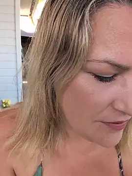 Snapshot of Pxetiteblonde1 chatting on July 9, 2026, 11:25 am Pxetiteblonde1 online show from July 9, 2026, 11:25 am