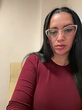 Snapshot of nataliia_queen_ chatting on April 2, 2026, 1:03 am nataliia queen online show from April 2, 2026, 1:03 am