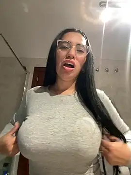 Snapshot of nataliia_queen_ chatting on April 14, 2026, 6:58 pm nataliia queen online show from April 14, 2026, 6:58 pm