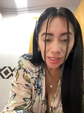 Snapshot of nataliia_queen_ chatting on May 24, 2026, 5:40 pm nataliia queen online show from May 24, 2026, 5:40 pm