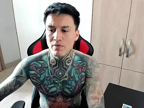 Snapshot of Chrissblack chatting on January 7, 2026, 8:44 pm Chrissblack online show from January 7, 2026, 8:44 pm