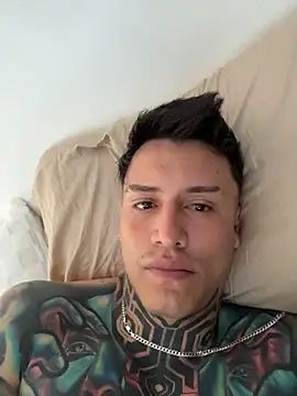 Snapshot of Chrissblack chatting on February 15, 2026, 12:03 pm Chrissblack online show from February 15, 2026, 12:03 pm