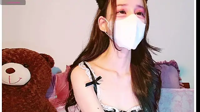 Snapshot of Fiona_y chatting on February 4, 2026, 10:21 am Fiona y online show from February 4, 2026, 10:21 am