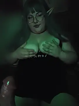 LunaLuxxx666 online show from July 9, 2026, 4:38 am