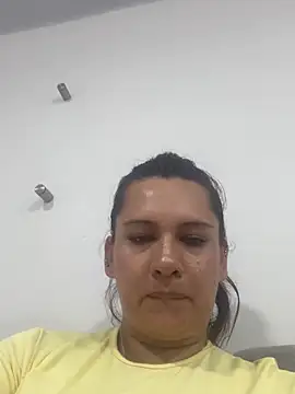 Snapshot of VelvetFox_69 chatting on January 17, 2026, 10:35 pm VelvetFox 69 online show from January 17, 2026, 10:35 pm