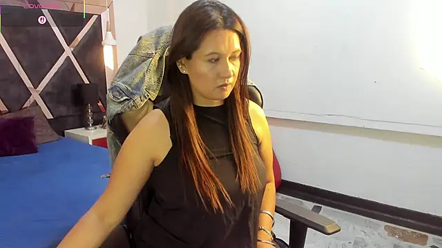 Snapshot of VelvetFox_69 chatting on February 25, 2026, 7:01 pm VelvetFox 69 online show from February 25, 2026, 7:01 pm