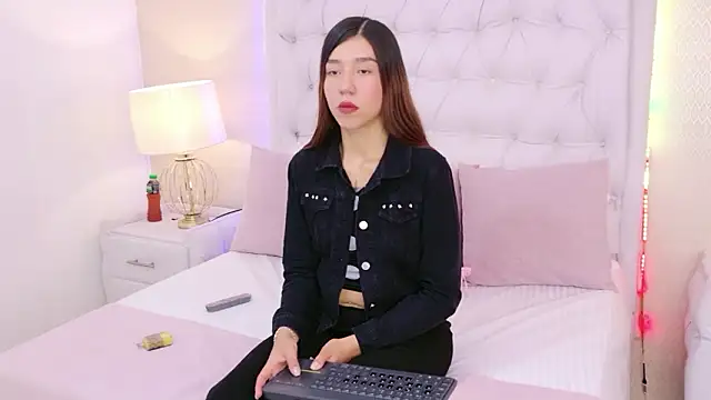 Snapshot of VioletFroost chatting on January 16, 2026, 8:13 pm VioletFroost online show from January 16, 2026, 8:13 pm