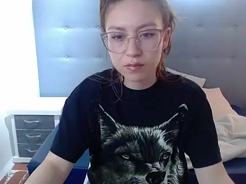 mia vegga online show from January 5, 2026, 8:45 pm