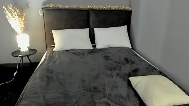 Snapshot of SkinyJoys chatting on February 3, 2026, 6:22 am SkinyJoys online show from February 3, 2026, 6:22 am