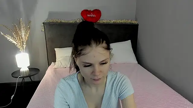 Snapshot of SkinyJoys chatting on February 21, 2026, 2:01 am SkinyJoys online show from February 21, 2026, 2:01 am