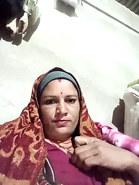 Hot hiuj online show from January 12, 2026, 11:32 pm