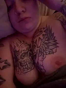 tattedma013 online show from January 15, 2026, 5:34 am