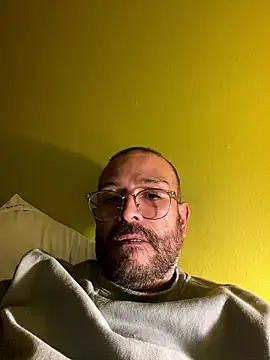 Zingaro0611 online show from January 12, 2026, 7:41 pm