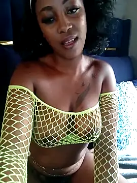 Snapshot of CocoButterxox chatting on April 14, 2026, 10:43 am CocoButterxox online show from April 14, 2026, 10:43 am
