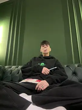 Snapshot of ravenryx chatting on February 20, 2026, 4:29 pm ravenryx online show from February 20, 2026, 4:29 pm