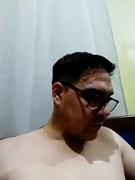 Snapshot of Erbst_Morni chatting on February 4, 2026, 12:44 pm Erbst Morni online show from February 4, 2026, 12:44 pm