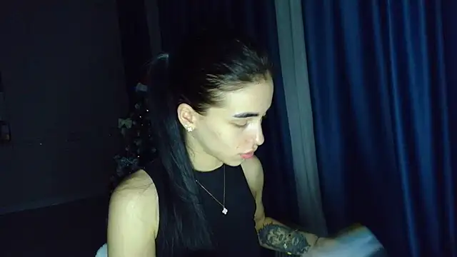 Snapshot of Vlada_Elfie chatting on January 7, 2026, 5:48 pm Vlada Elfie online show from January 7, 2026, 5:48 pm