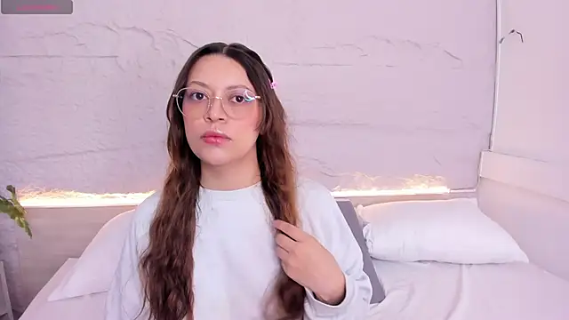 lanna 18  online show from February 25, 2026, 11:53 am