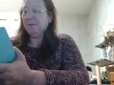 xmyriamx online show from February 3, 2026, 8:14 pm