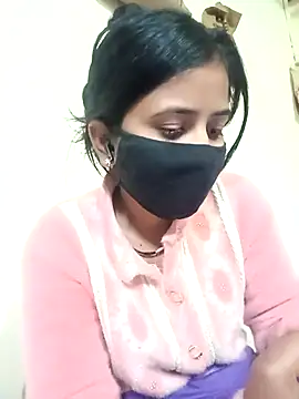 Snapshot of Rennu0082 chatting on January 12, 2026, 10:09 am Rennu0082 online show from January 12, 2026, 10:09 am