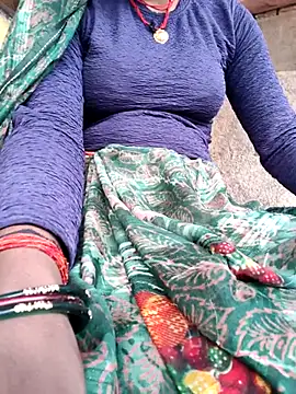 Snapshot of Queen_chayna chatting on February 2, 2026, 2:32 am Queen chayna online show from February 2, 2026, 2:32 am