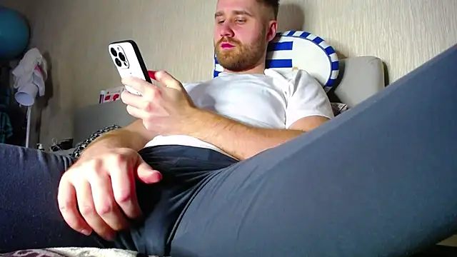 Snapshot of LorenzoLux chatting on January 31, 2025, 4:59 pm LorenzoLux online show from January 31, 2025, 4:59 pm