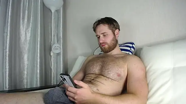 Snapshot of LorenzoLux chatting on September 27, 2025, 6:35 pm LorenzoLux online show from September 27, 2025, 6:35 pm