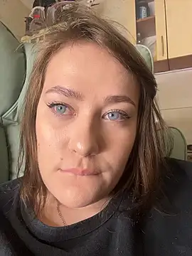 Snapshot of BettySquirtson chatting on January 6, 2026, 3:49 pm BettySquirtson online show from January 6, 2026, 3:49 pm