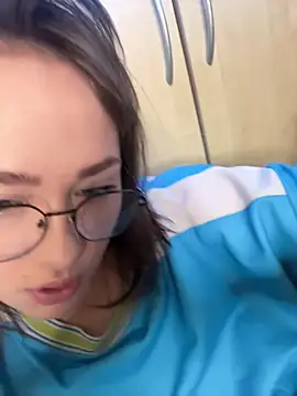 Snapshot of BettySquirtson chatting on January 7, 2026, 9:50 pm BettySquirtson online show from January 7, 2026, 9:50 pm